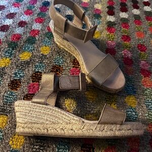 FIRTH Brushed Gold Wedge  Espadrille Sandals sz 9 made in Spain